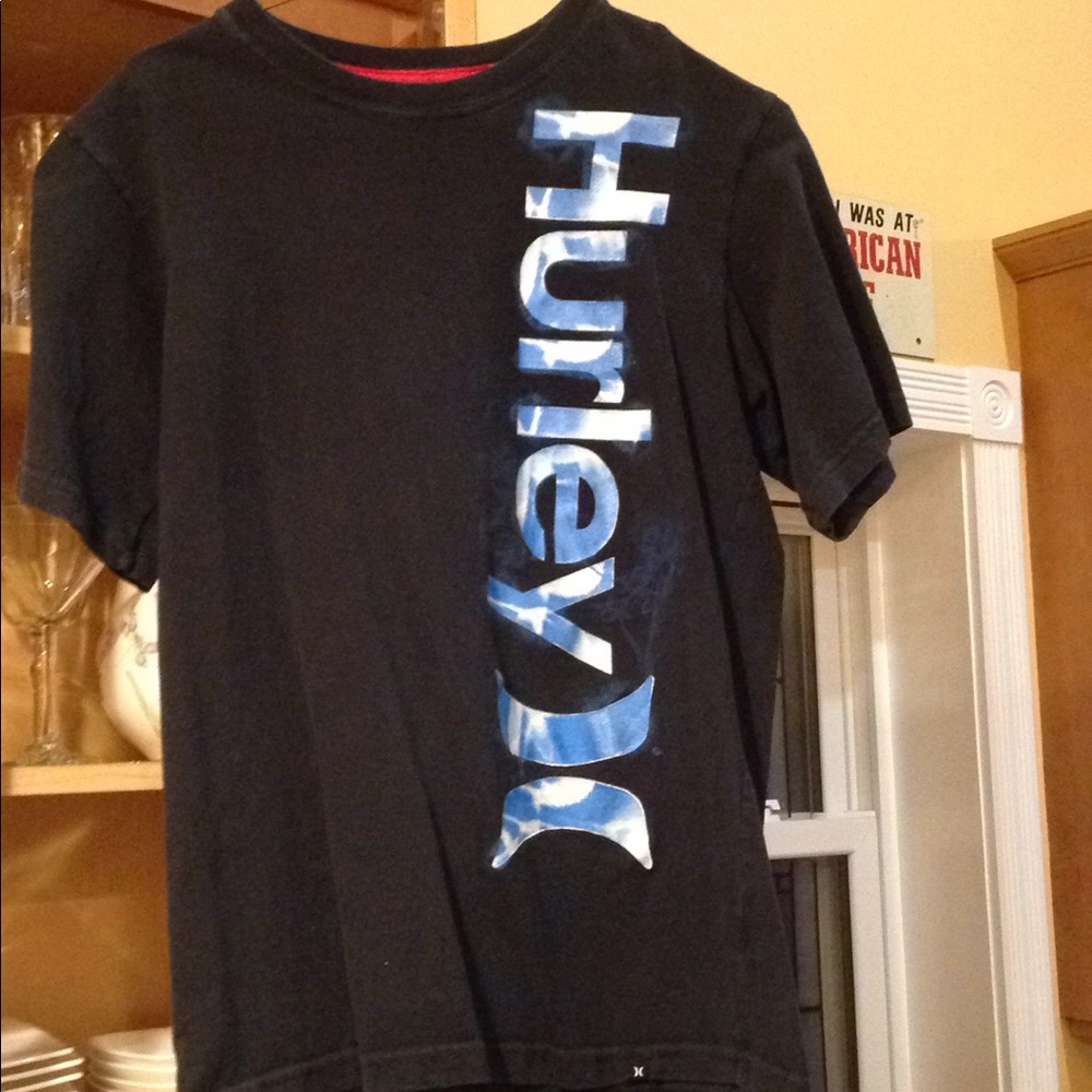Hurley t-shirt